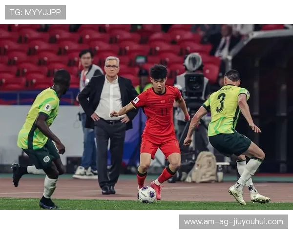 那些在关键时刻总难稳住脚步的足球球员生涯困境深度观察全景解析